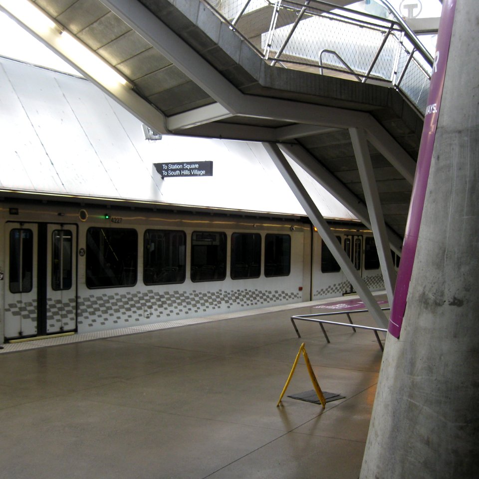 Blue Line car at Gateway Station, 2021-05-07