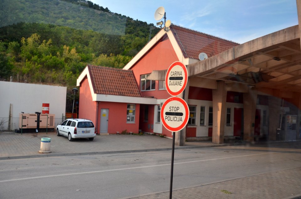 Božaj - Hani i Hotit border crossing albania montenegro july 2017