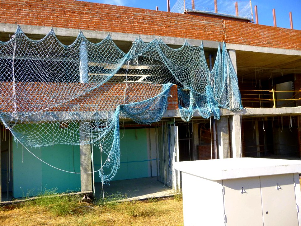 Boadilla del Monte - Construcción paralizada (desde 2010) del Complejo Deportivo Condesa de Chinchón (ex Parque del Deporte y la Salud) 09