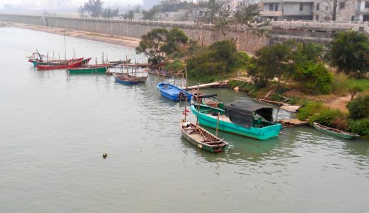 Boats in Haikou 01