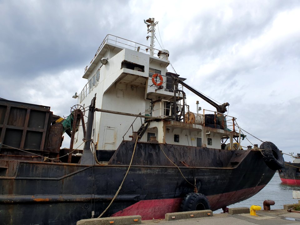 Boats in Kisarazu port 12