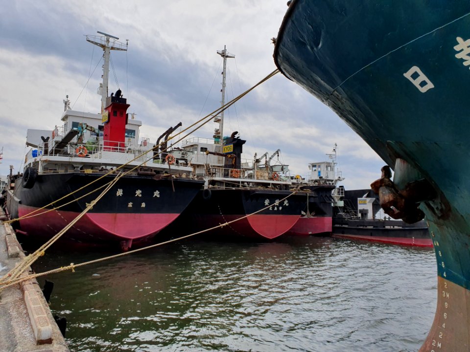 Boats in Kisarazu port 5