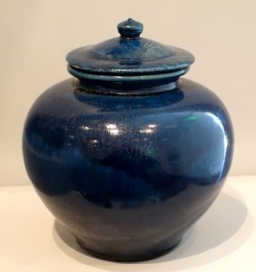 Blue Covered Jar, China, probably Luoyang or Gongxian, Henan, Tang dynasty, 700-750 AD, earthenware, lead-fluxed cobalt blue glaze - Arthur M. Sackler Museum, Harvard University - DSC00906