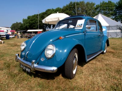 Blue volkswagen Kaever pic4