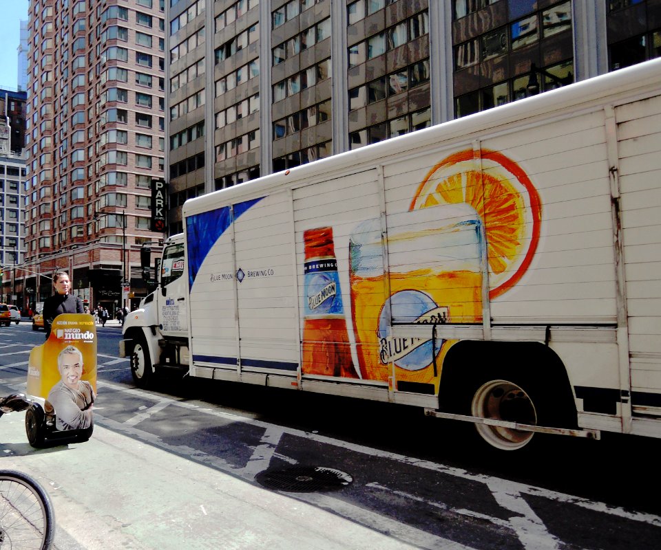 Blue Moon Brewing truck 8 Av 49 St jeh