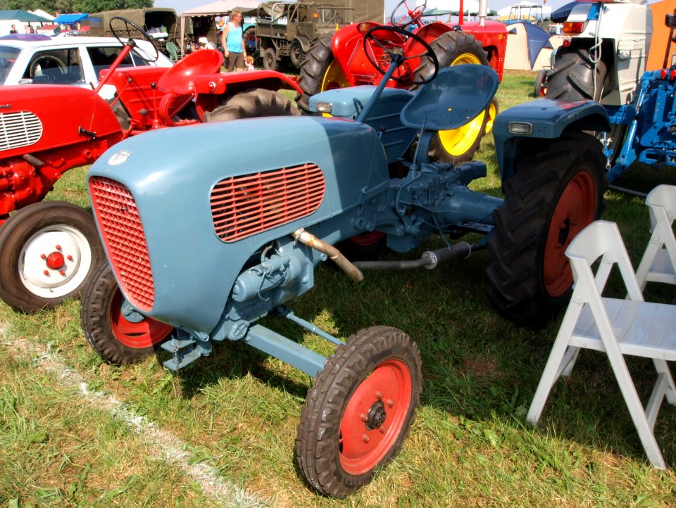 Blue Guldner with red wheels pic1 photo