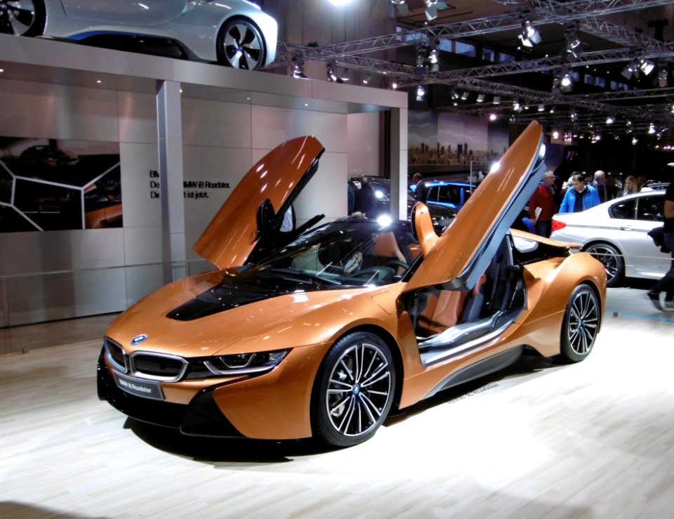 BMW i8 Roadster (5) - Vienna Autoshow 2018 (cropped)