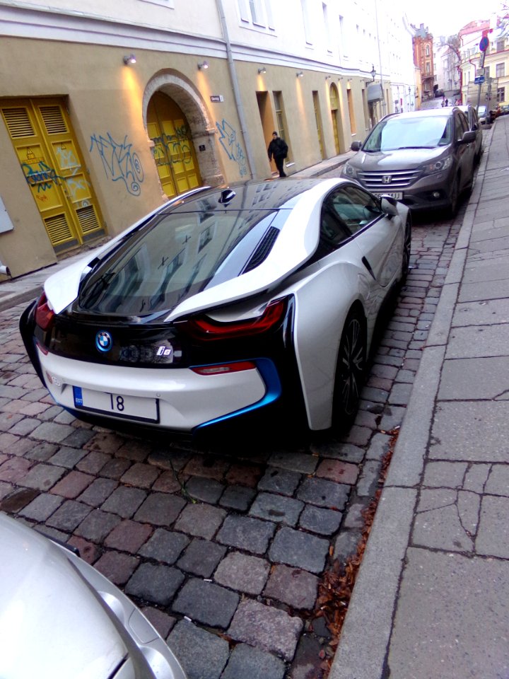 BMW i8 in Tallinn 1