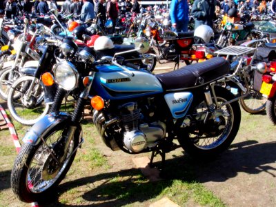 Blue honda 550Four pic1
