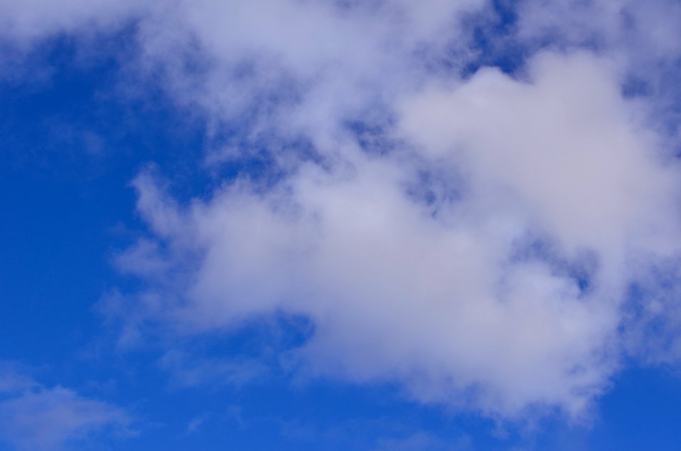 BlueSkyWhiteClouds28