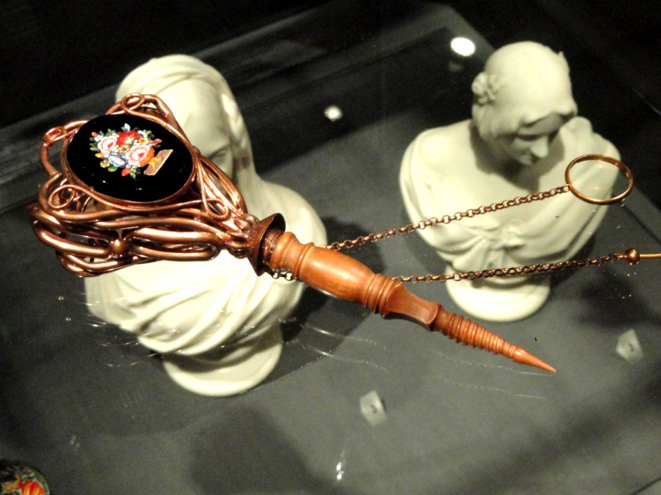 Bouquet holder, possibly Italy, c. 1850-1875 - Royal Ontario Museum - DSC09500