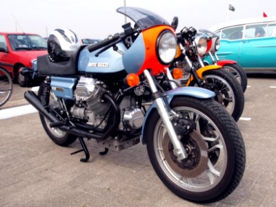 Blue Moto Guzzi 850 Le Mans pic2