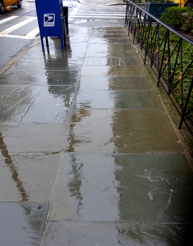 Bluestone sidewalk - Manhattan, New York City - DSC06851