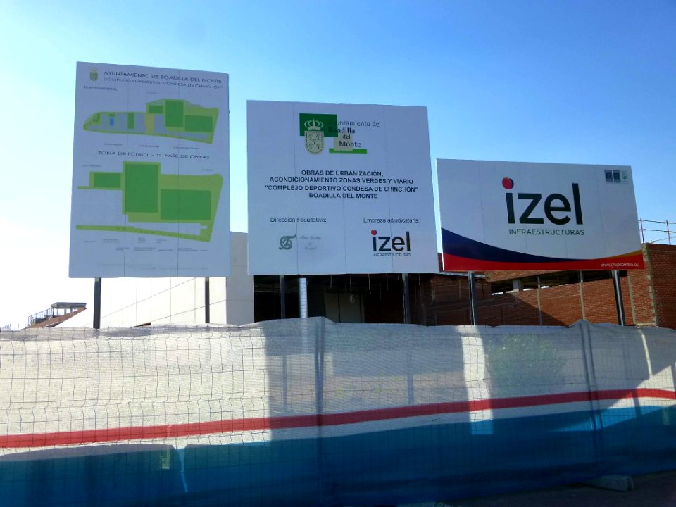 Boadilla del Monte - Construcción paralizada (desde 2010) del Complejo Deportivo Condesa de Chinchón (ex Parque del Deporte y la Salud) 06