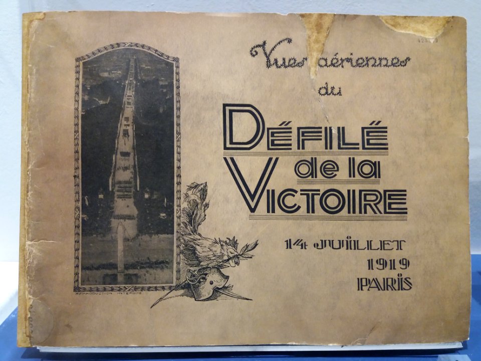 BML - 1918 Gagner la paix - Livre Vues aériennes du Défilé de la Victoire