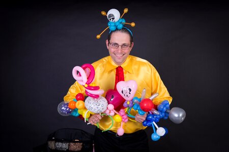 Balloons balloon artist entertainment