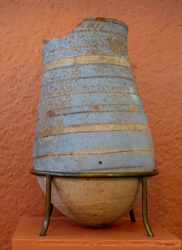 Blue-painted vessel, XVIII Dynasty, 1552-1305 BCE, red clay with buff wash and blue paint - Redpath Museum - McGill University - Montreal, Canada -DSC08122 01
