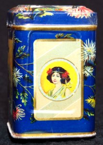 Blue tea tin, photo 1