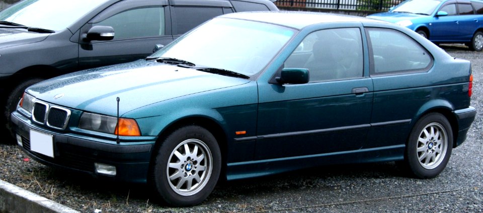 BMW 318ti