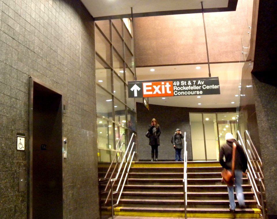 BMT 49 NB RC concourse jeh