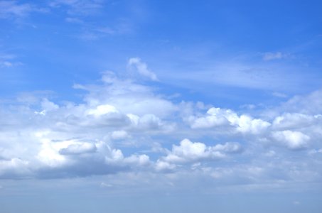 BlueSkyWhiteClouds18