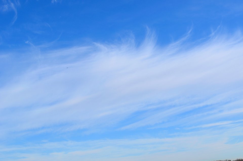 BlueSkyWhiteClouds4