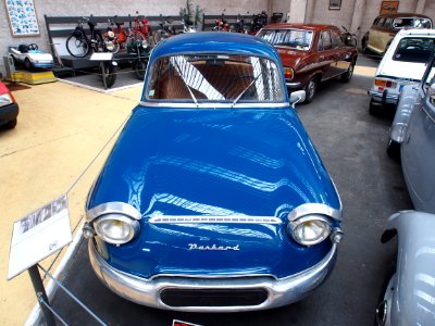 Blue Panhard PL17 pic1