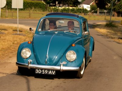 Blue volkswagen Kaever pic1