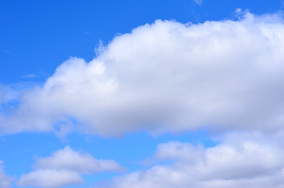 BlueSkyWhiteClouds3