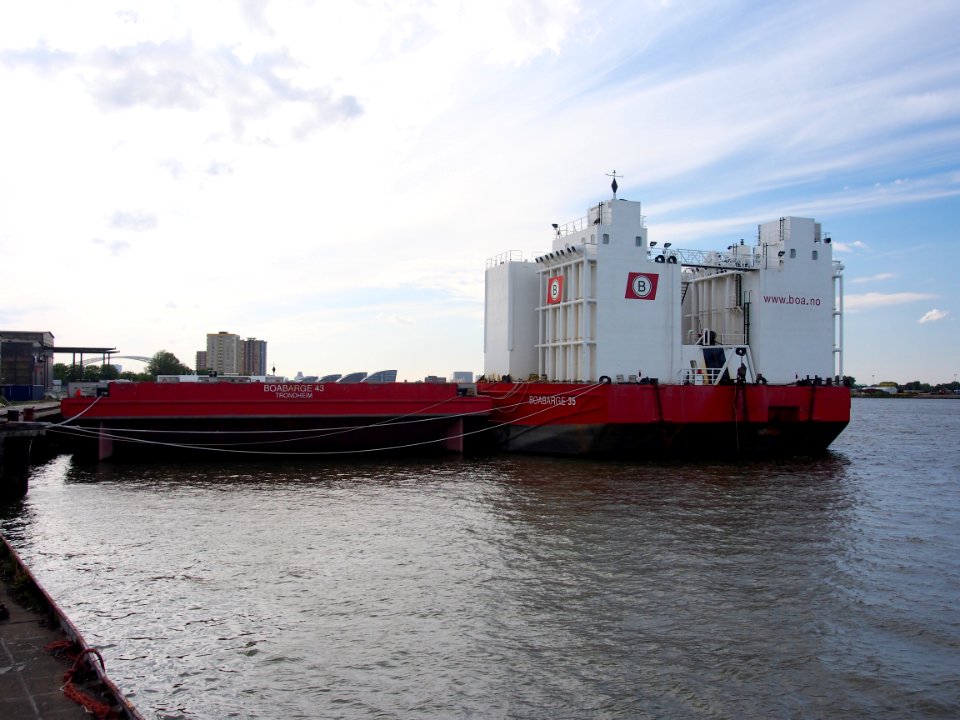 Boabarge 35 & 43, Nieuwe Maas river