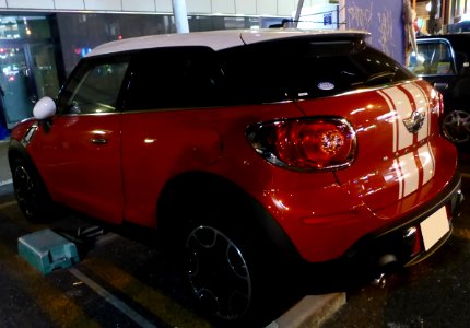 BMW MINI PACEMAN COOPER (R61) at night rear photo