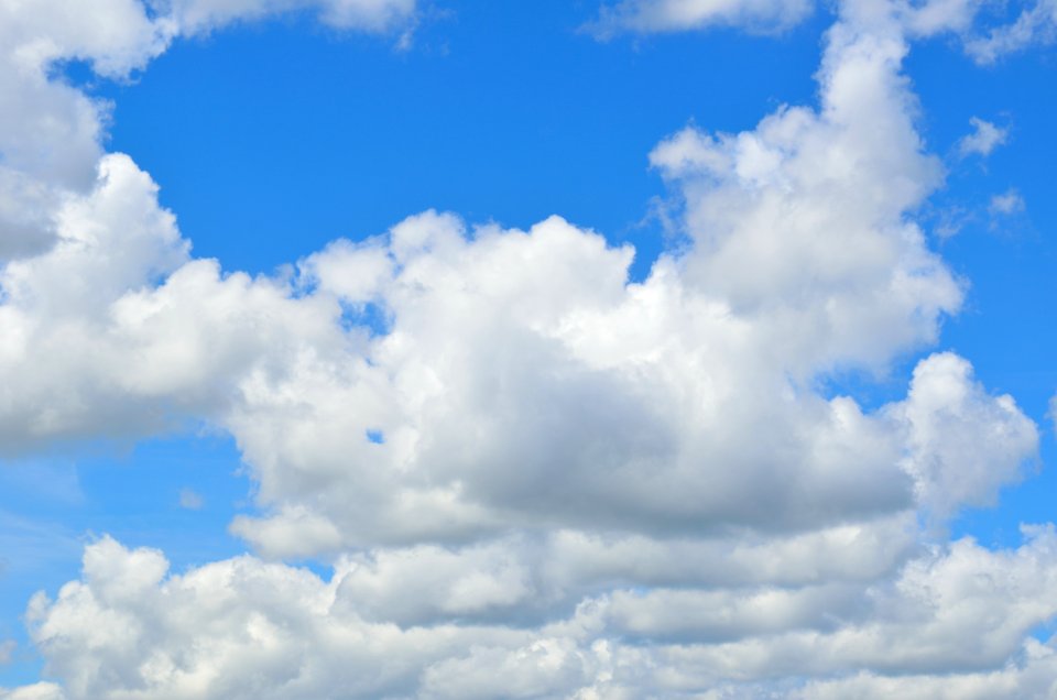 BlueSkyWhiteClouds29