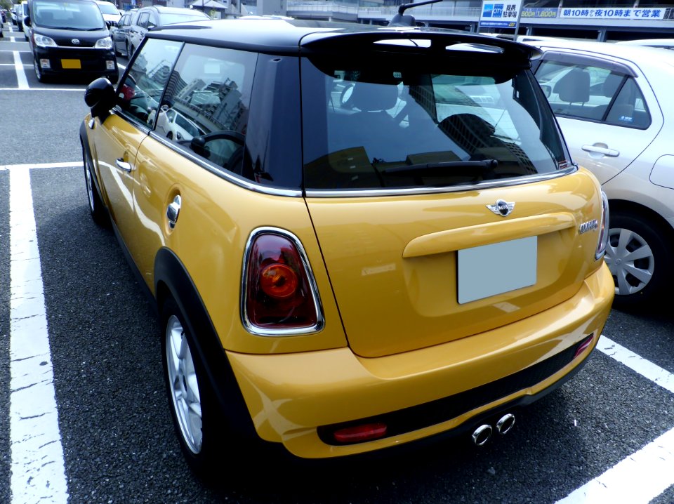 BMW MINI COOPER S (R56) rear photo