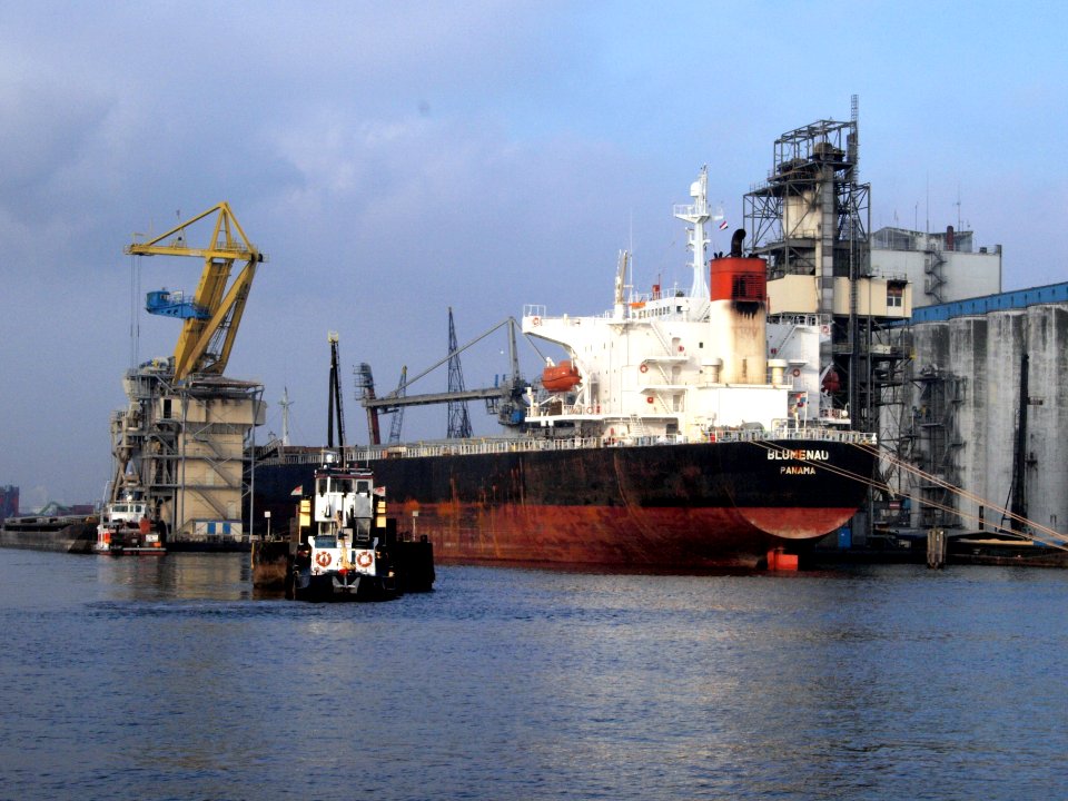 Blumenau - IMO 9207742 - Callsign H3BH 
