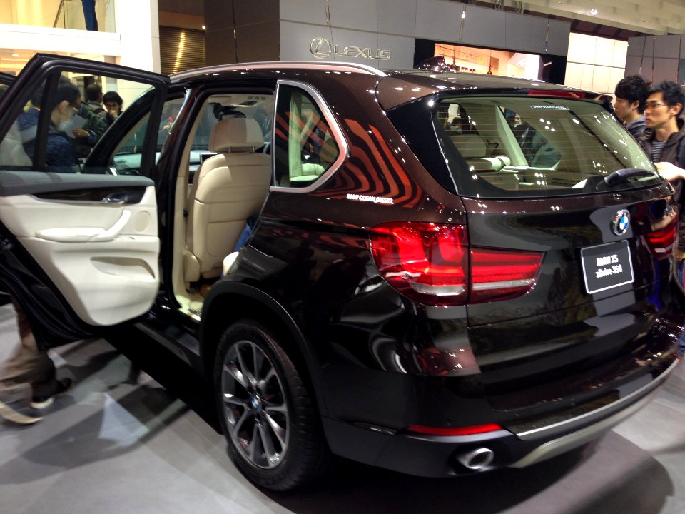 BMW X5 xDrive 35d rear - Tokyo Motor Show 2013