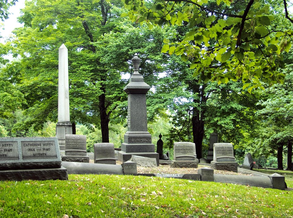 Blumhage Plot, Ridgelawn Cemetery, 2015-08-18, 01