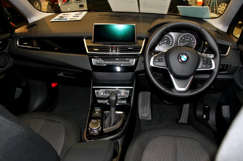 BMW 218i Active Tourer interior