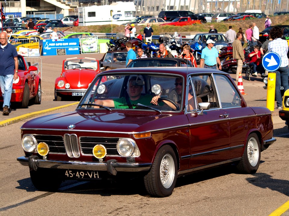 BMW 1802 dutch licence registration 45-49-VH pic1