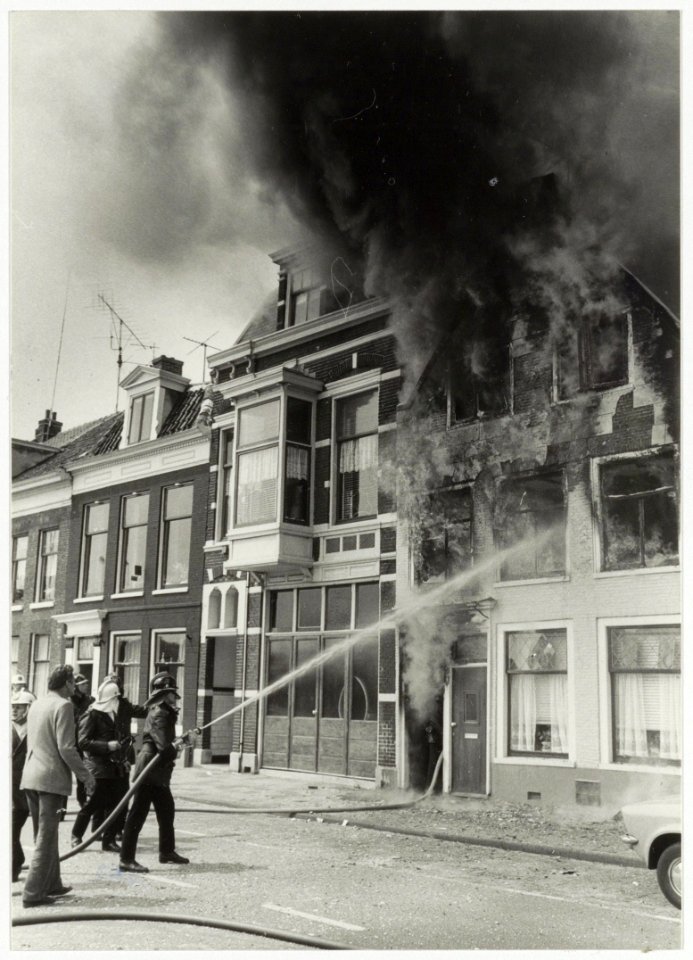 Blussen van brand aan de Hooimarkt 12, NL-HlmNHA 54011390