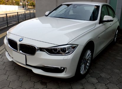 BMW 320i Luxury (F30) front