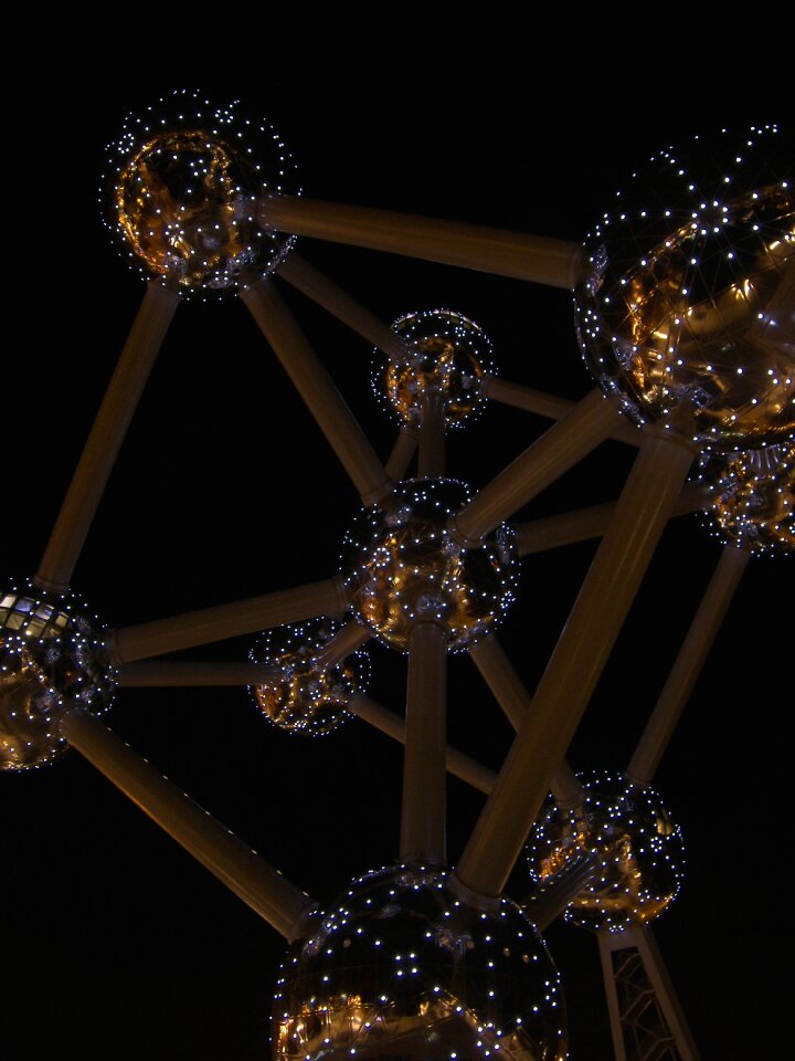 Atomium evening sculpture