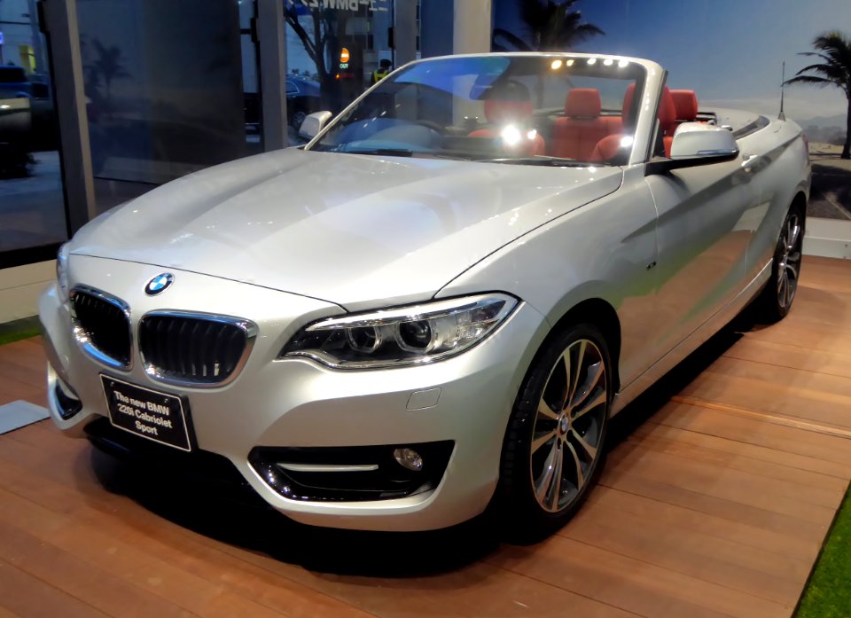 BMW 220i Cabriolet Sport (F23) front