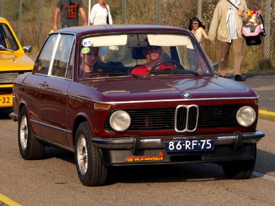 BMW 1602 dutch licence registration 86-RF-75 pic1