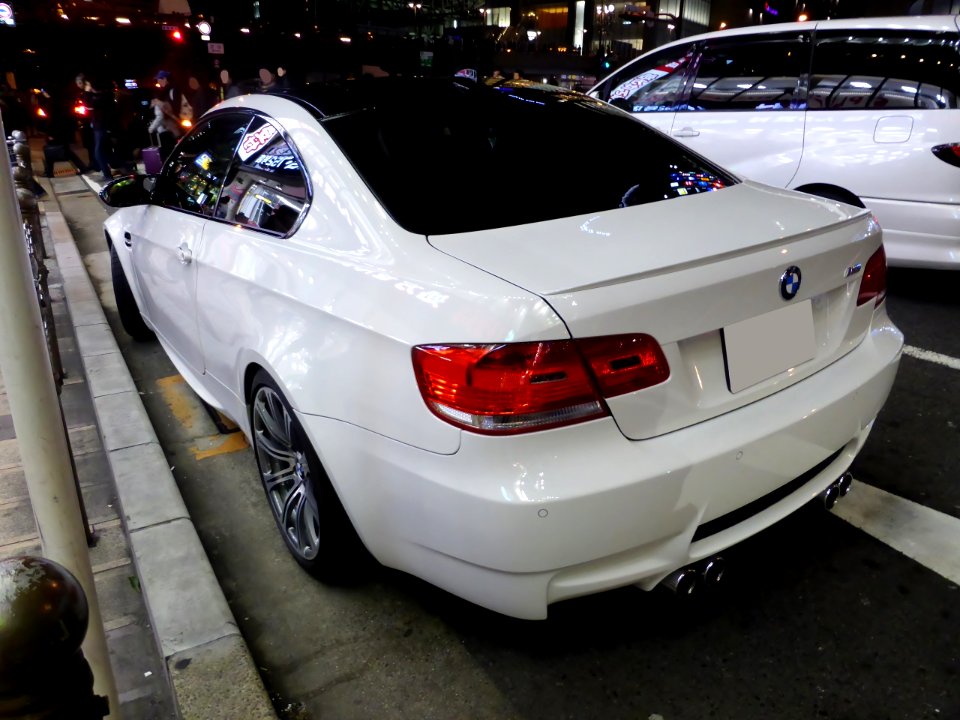 BMW M3 Coupé (E92) at night rear