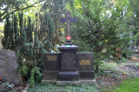 Bockenheim, Neuer Friedhof Grab 6-14 Weil-Keller