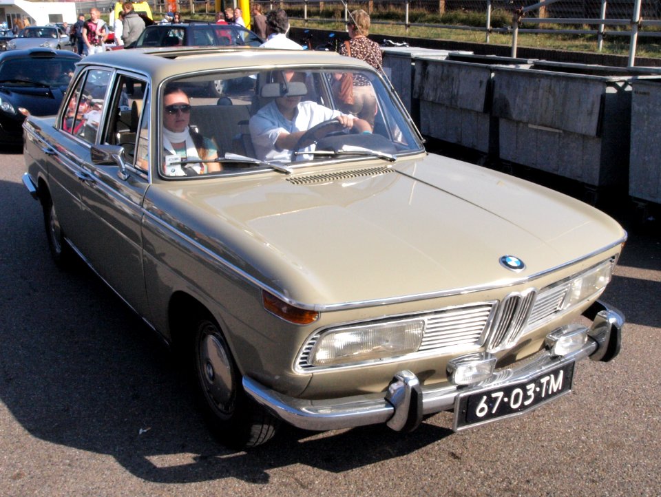BMW 2000 dutch licence registration 67-03-TM
