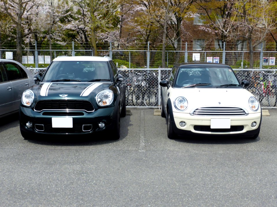 BMW MINI ONE (R56) & MINI COOPER S CROSSOVER (R60) front