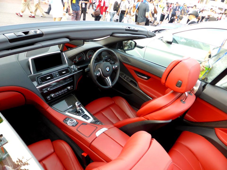 BMW M6 Cabriolet (F12) interior
