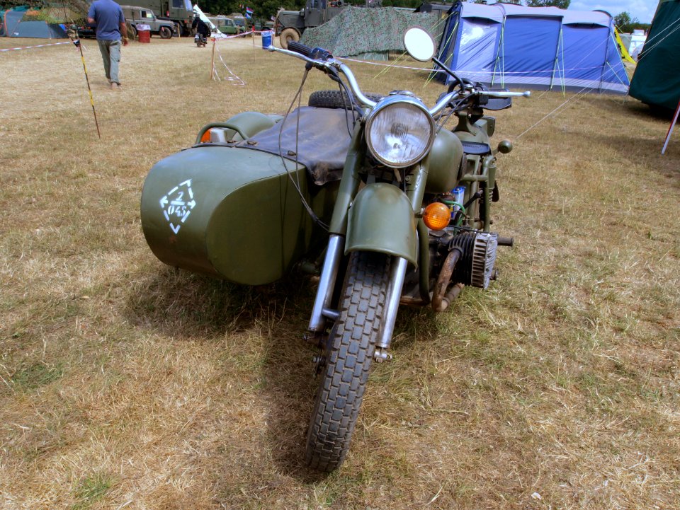 BMW R71 at the War & Peace show 2010 pic3