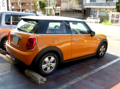 BMW MINI COOPER (F56) rear photo